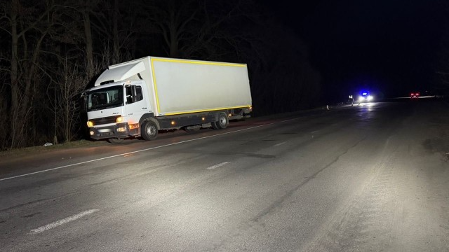 На Волині вантажівка збила велосипедиста: чоловіка госпіталізували