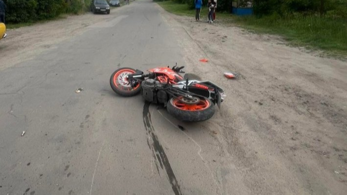 На Волині мотоцикліст злетів у кювет і травмувався