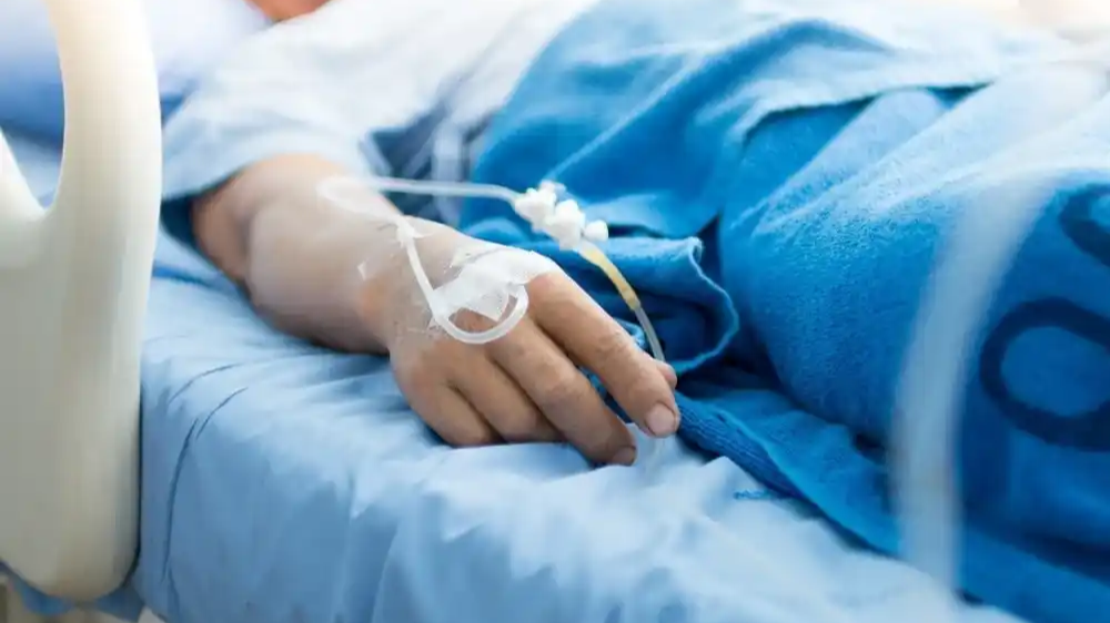 На Волині двоє людей захворіли на ботулізм, один чоловік помер