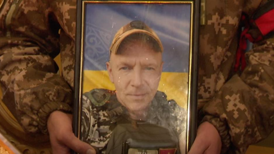 Навіки 54: у Луцьку попрощались з Героєм Олександром Житковським