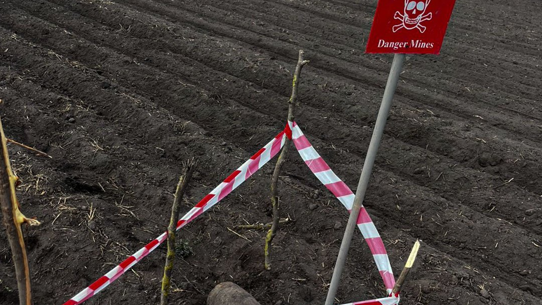 На Волині чоловік викопав снаряд на власному подвір’ї