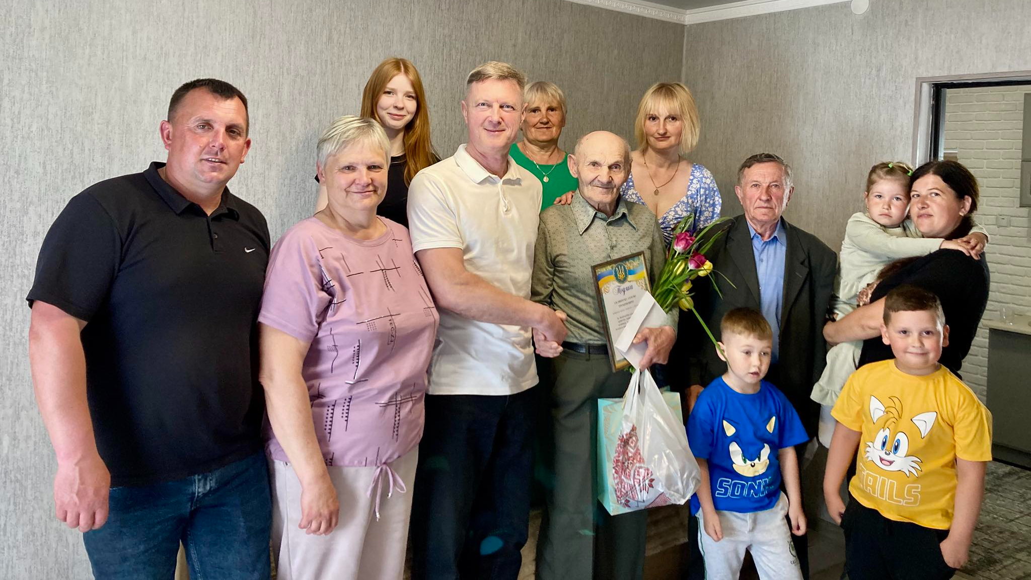 Плете кошики і тішиться правнуками: волинянин відзначив 90-річчя