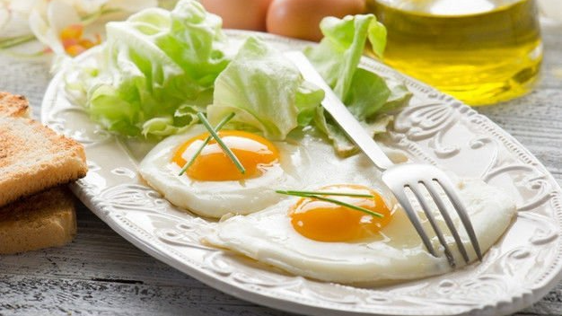 Їсти яйця кожен день: корисна звичка чи помилка, яка шкодить організму