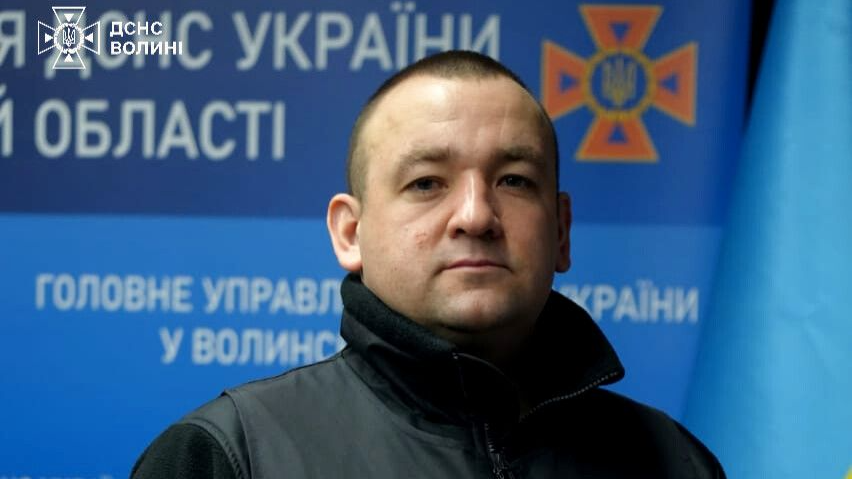 Бути поруч, коли болить найбільше – історія психолога ДСНС Волині Романа Дейнеки