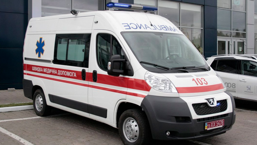 На Волині авто збило чоловіка, він у лікарні