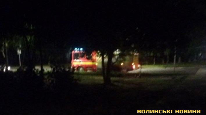 Люди чули вибух: вночі на вулиці Чорновола у Луцьку горіла квартира