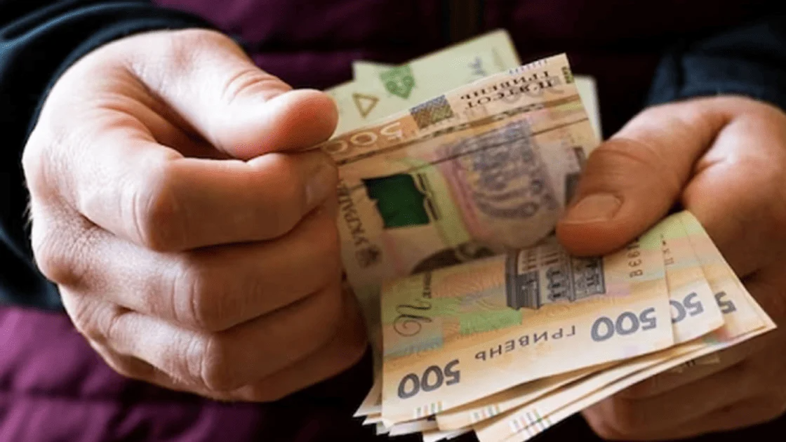 Чи вигідно пенсіонерам в Україні продовжувати працювати після 60 років?