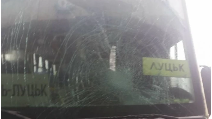 Бив автобуси дошкою: волинянина відправили до в’язниці на 5 років