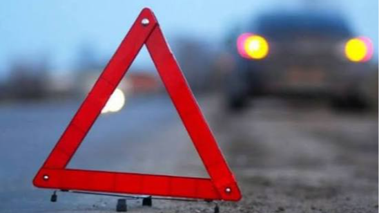 У Луцьку автівка влетіла в паркан, є травмований