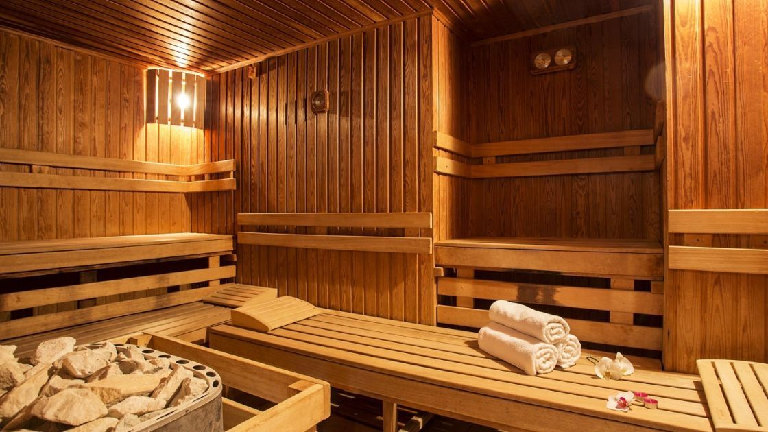 Інцидент у сауні біля Луцька: неповнолітній пиячив з друзями, а заявив, що його побили