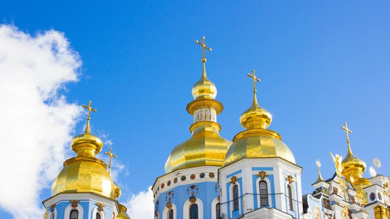 Церковне свято 15 січня: чому у цей день не можна впускати в будинок чужих людей