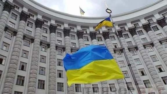 Три міністри подали до парламенту заяви про відставку