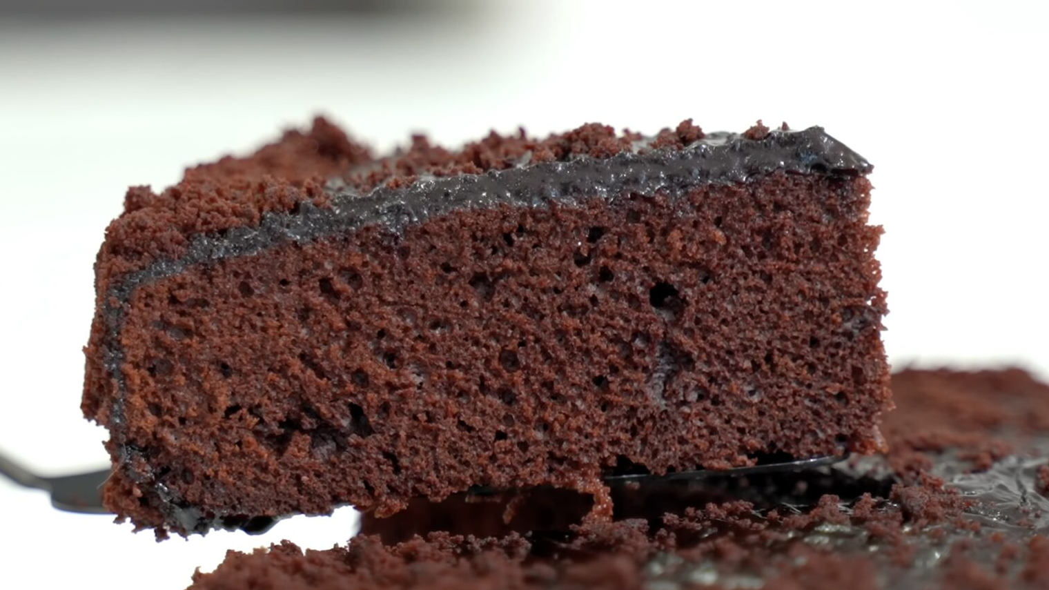 Шоколадний пиріг на окропі: простий рецепт із доступних інгредієнтів