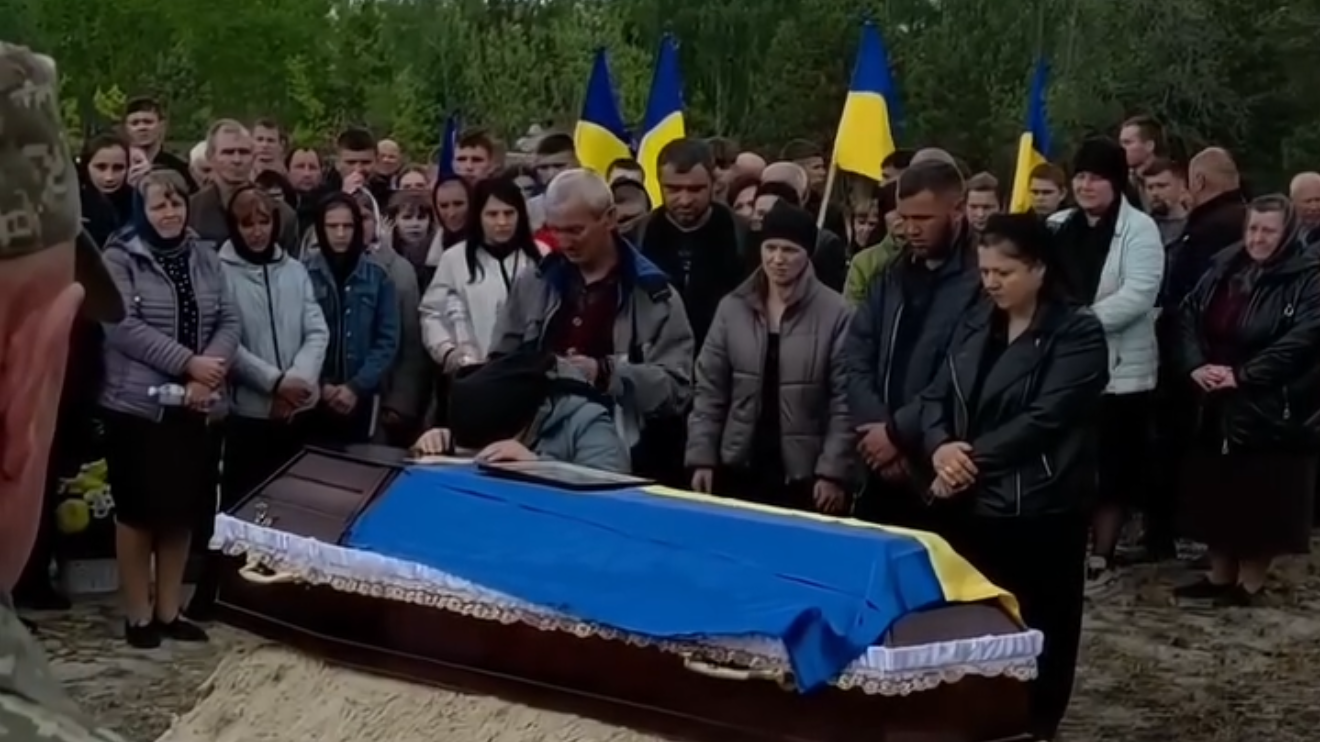Майже рік вважався безвісти зниклим: на Волині попрощалися з молодим Героєм Олександром Касянчуком