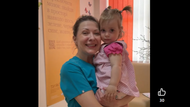 У Луцьку виходили крихітну дівчинку, яка народилася з вагою 1 кг 240 грамів