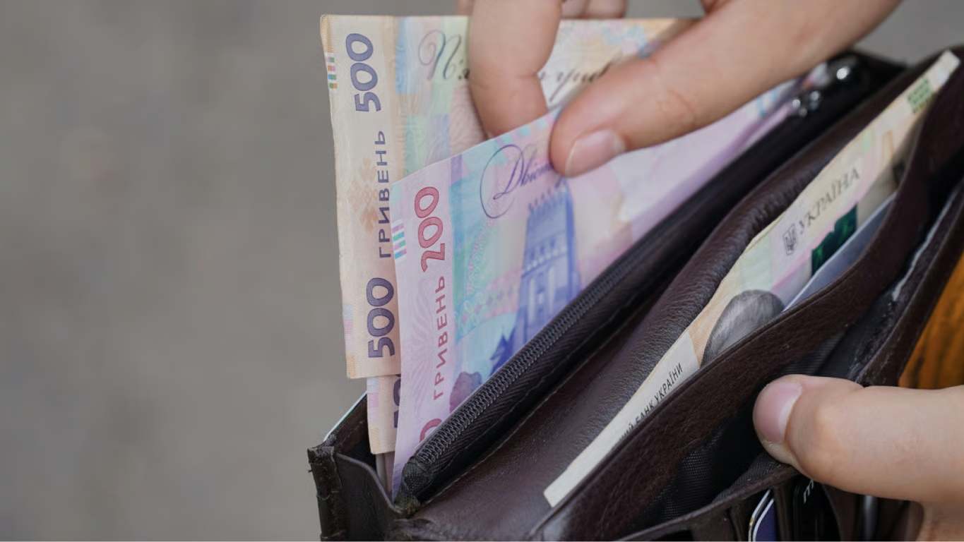 Добровільно чи примусово: у дитсадках у Луцьку батьки продовжують здавати благодійні внески