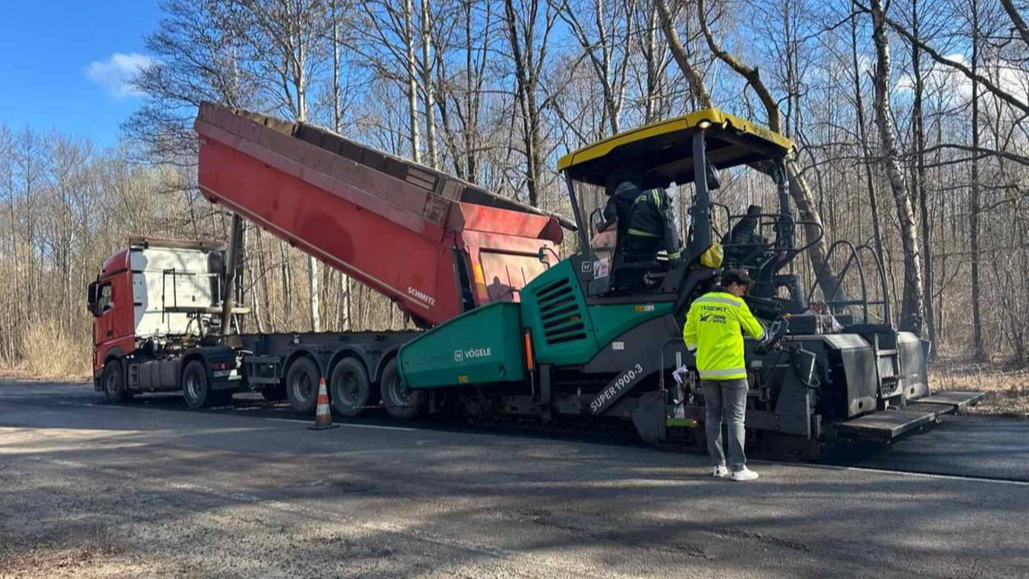 За тиждень - понад 25 тисяч м² ямковості: на дорогах Волині триває ремонт