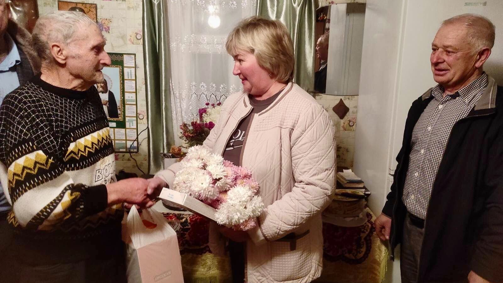 Разом з дружиною виховали дві доньки, мають три онучки і семеро правнуків: довгожитель з Волині відзначив 90-річчя