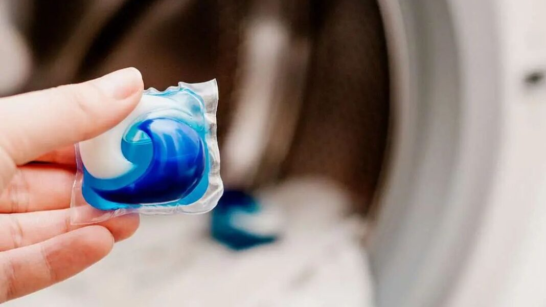 Скільки капсул використовувати на одне прання, щоб і одяг випрати ідеально і не витрачати зайві кошти