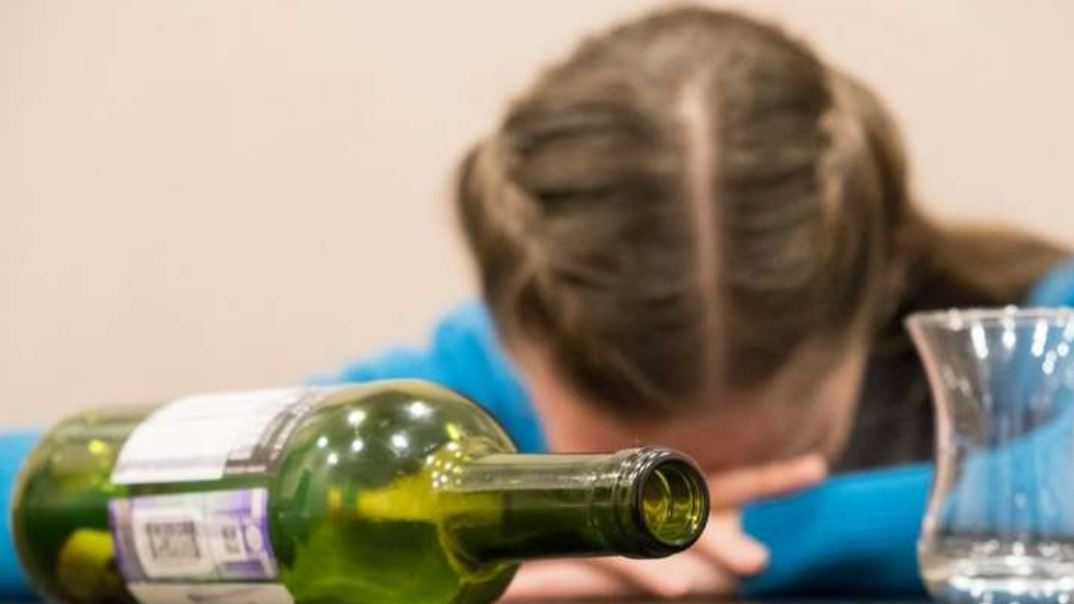 У Луцьку дитина потрапила в лікарню з алкогольним отруєнням — судили матір