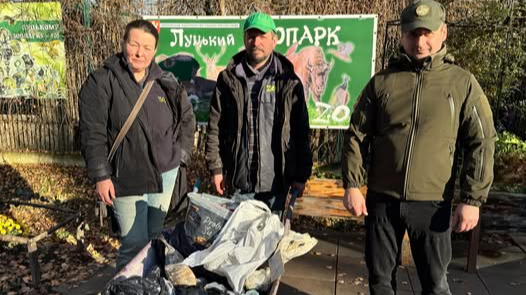 Від браконьєрів – звірям: мешканцям Луцького зоопарку передали 30 кг риби