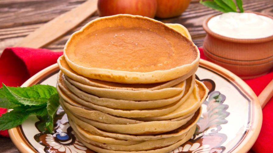 Ароматні яблучні — простий рецепт для теплого сніданку