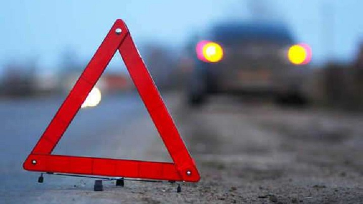 На Волині авто влетіло у дерево, травмувалася жінка