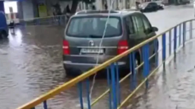 Могилів-Подільський підтопило після зливи (відео)