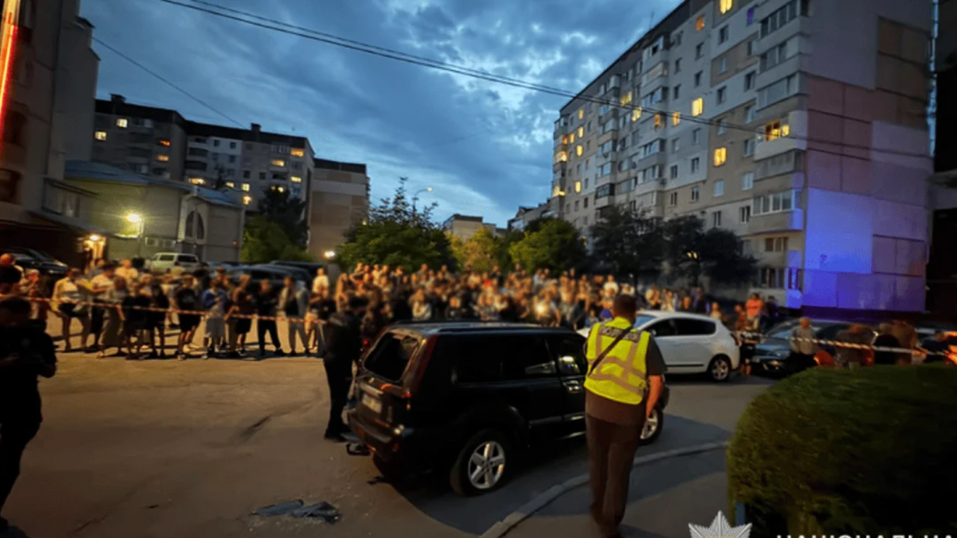 Побите авто та травмовані люди: у Тернополі спалахнула бійка між ТЦК та місцевими