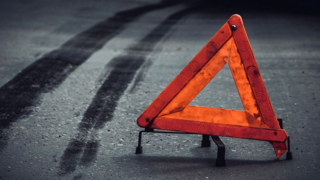 У Луцьку неповнолітній без прав протаранив два авто і втік з місця ДТП