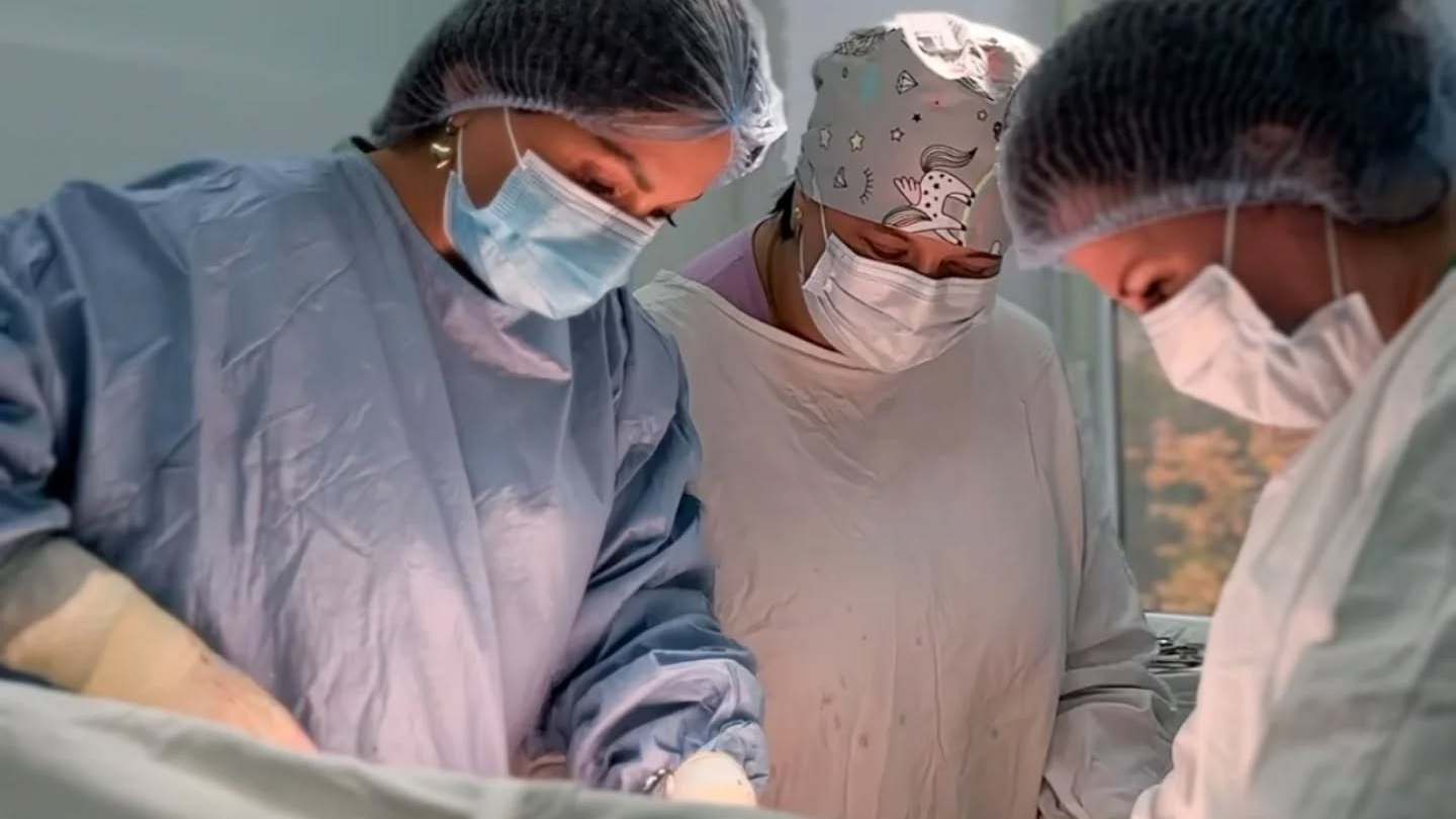 Рік страждала від постійного болю: у Володимирі жінці провели складну операцію