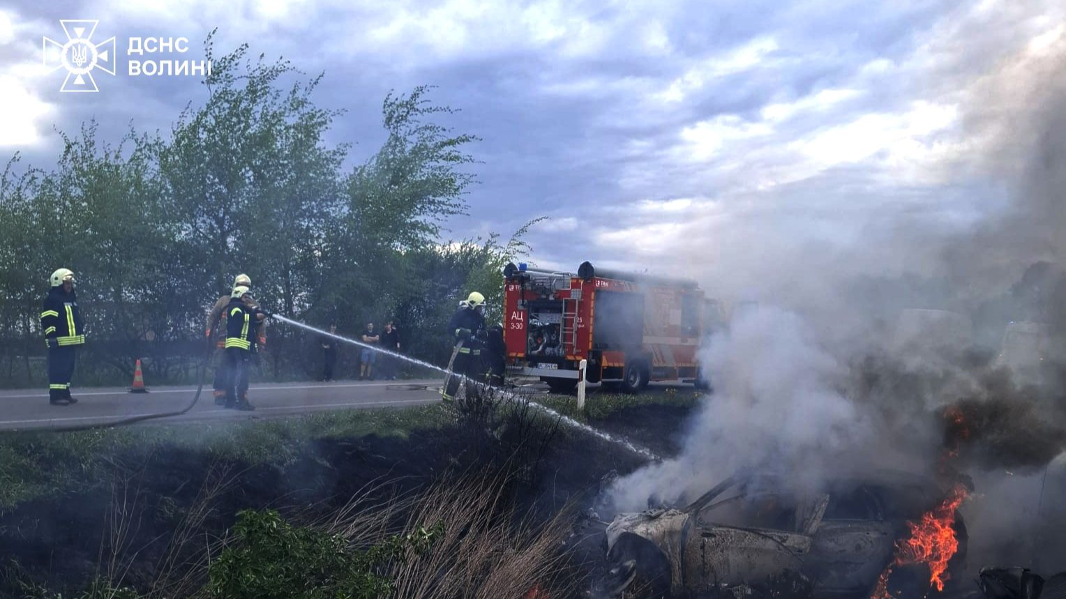 Стало відомо, в якому стані госпіталізували водія авто, яке вщент згоріло після ДТП на Волині