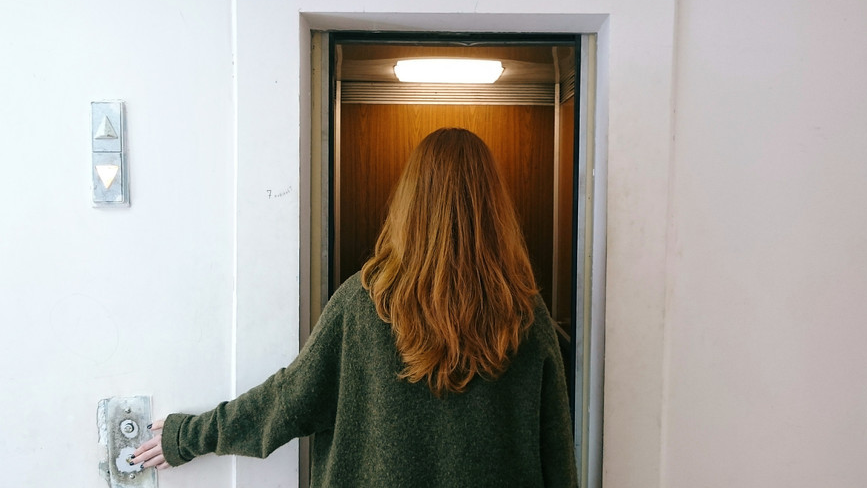 Відключення світла спричинили масові застрягання у ліфтах Луцька