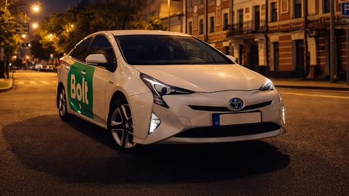 Bolt відновлює нічну роботу в Луцьку: таксі знову доступне цілодобово