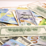 Що буде з курсом долара і євро до кінця листопада