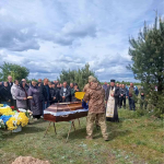 Турботливий син і брат, хороший друг і відповідальний військовослужбовець: на Волині поховали Героя Миколу Кошеля
