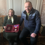 Щаслива мати, бабуся та прабабуся: у громаді на Волині з 90-річчям привітали довгожительку