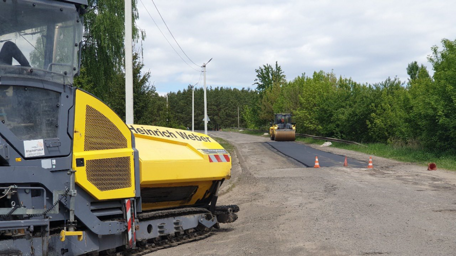 На Волині ремонтують аварійні дороги: громада та область виділили 10 мільйонів гривень