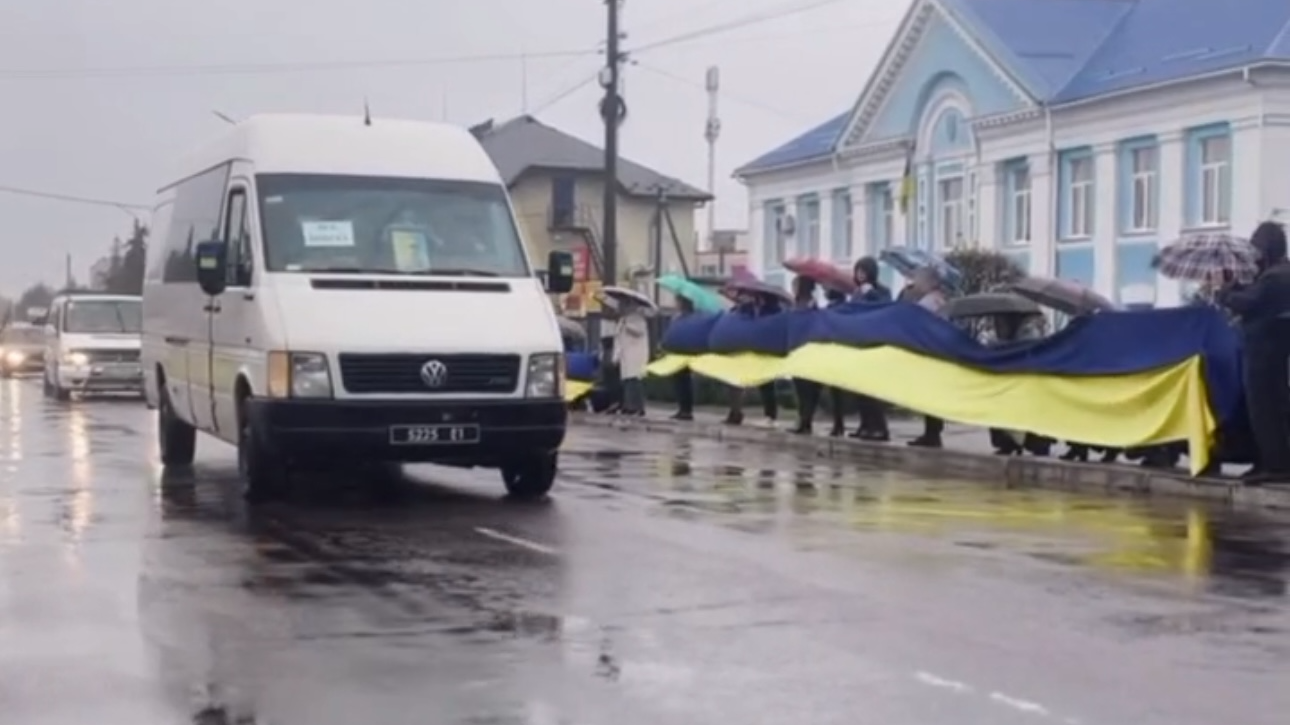 Декілька днів вважався зниклим безвісти: на Волинь «на щиті» повернувся молодий Герой з Волині Андрій Пчола