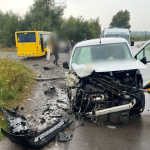 У Луцькому районі зіткнулися шкільний автобус та авто «Укрпошти»: постраждало двоє дітей