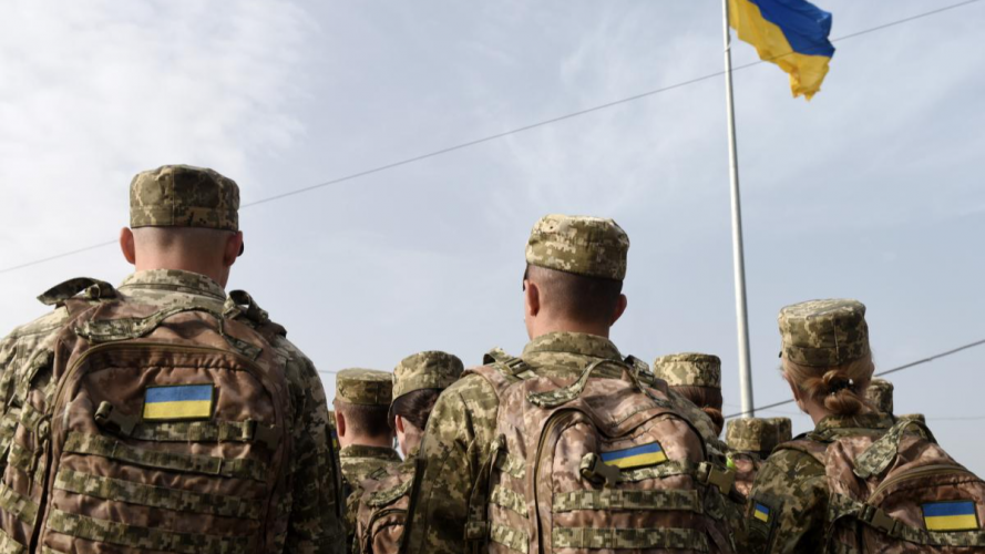 Відстрочка від мобілізації для контрактників 18–24 років: що відомо про закон