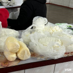 Скільки коштують домашнє молоко, сир та масло на ринку у Луцьку?