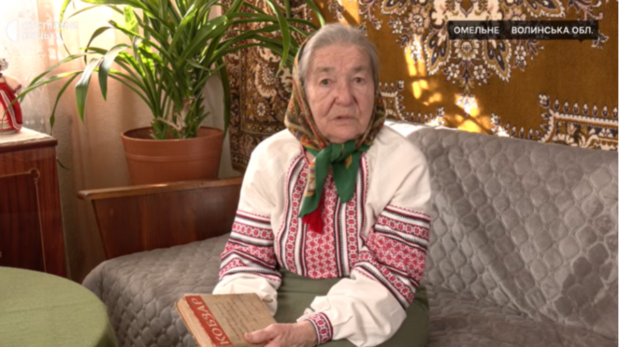 «Без Шевченка нема України»: 87-річна волинянка цитує поеми і зберігає «Кобзар» 1961 року