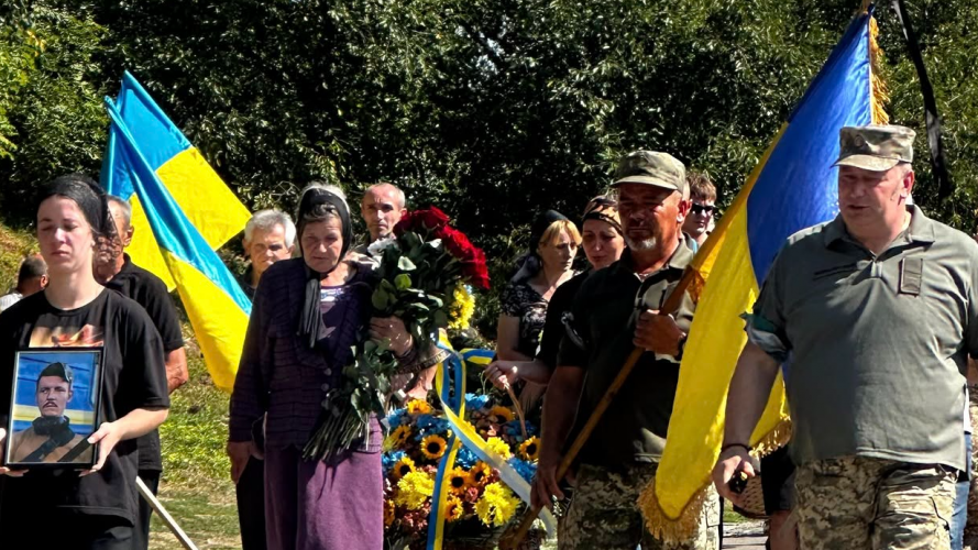 Навіки 29: на Волині попрощались з Героєм Вадимом Бортніком
