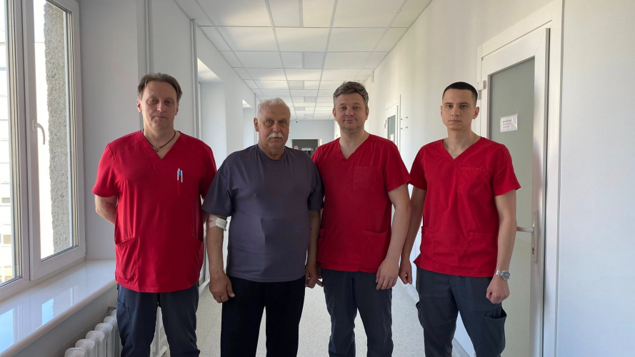 Унікальна операція за один наркоз: волинянину видалили пухлину нирки та протезували аорту