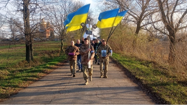 Осиротіли донька і син: в останню дорогу провели 34-річного Героя з Волині Віталія Павловича