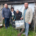 Щасливий дідусь, який має четверо онуків та стільки ж правнуків: волинський довгожитель відсвяткував 90-річний ювілей