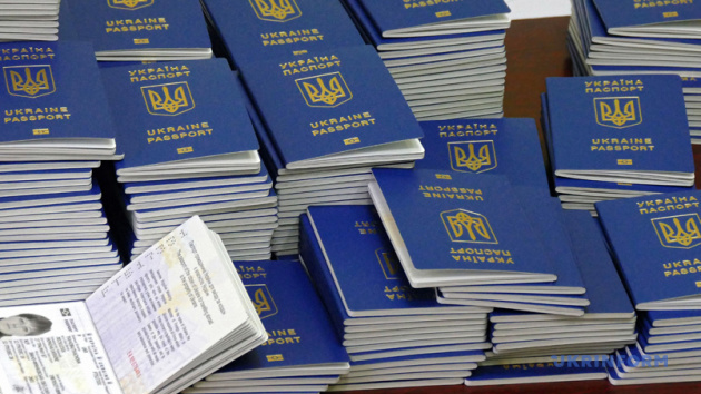 Паспорт громадянина та закордонний паспорт: статистика оформлення на Волині