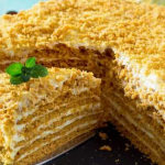 Медовик без духовки: простий рецепт торта на сковороді