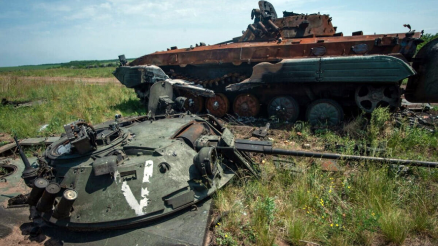 «Кошмарив» кілька днів: волинські бійці спалили на сході України російський танк. Відео